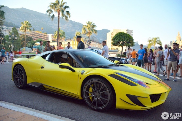 Samuel Eto'o cuoi “ngua chien” Ferrari 458 Italia den Monaco-Hinh-2