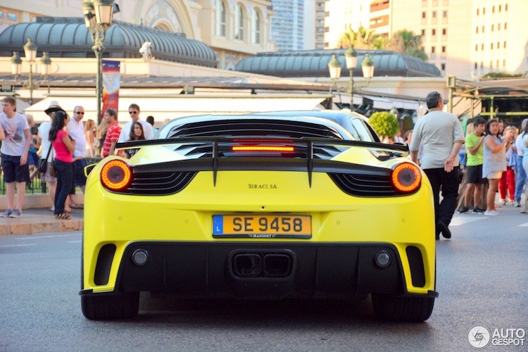 Samuel Eto'o cuoi “ngua chien” Ferrari 458 Italia den Monaco-Hinh-4