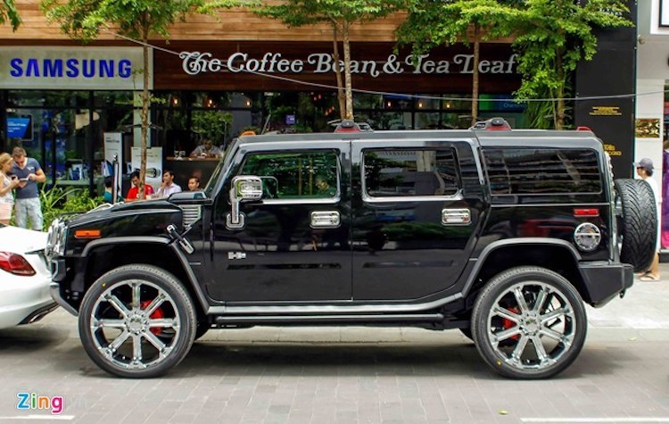 SUV hang khung” Hummer H2 