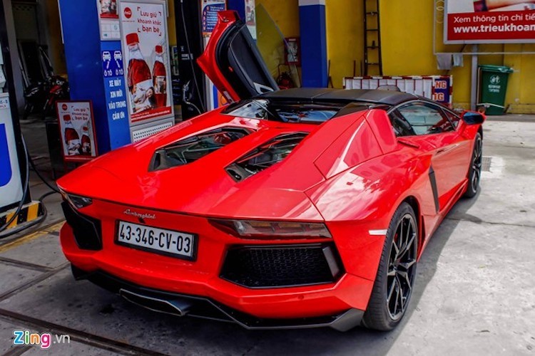 Sieu xe Aventador Roadster gia 25 ty 