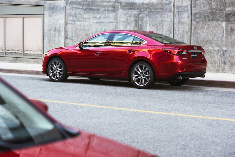 Mazda 6 ban nang cap 2017 duoc trang bi nhung gi?-Hinh-2