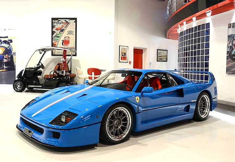 “Huyen thoai” Ferrari F40 mau xanh doc nhat The gioi