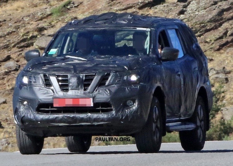 Nissan Navara SUV ban thu nghiem lan dau 