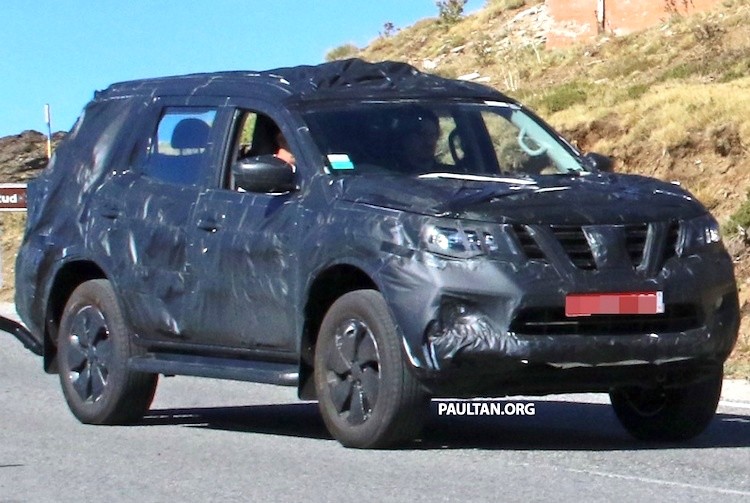 Nissan Navara SUV ban thu nghiem lan dau 