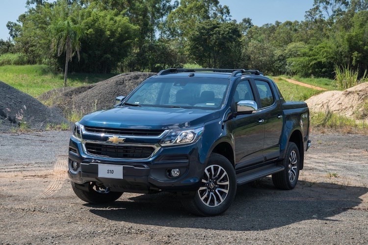 Chevrolet Colarado &amp; Trailblazer 2017 sap “trinh lang” tai Ha Noi