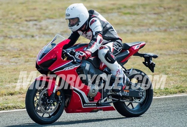 Sieu moto Honda CBR1000RR 2017 lan dau lo dien-Hinh-4