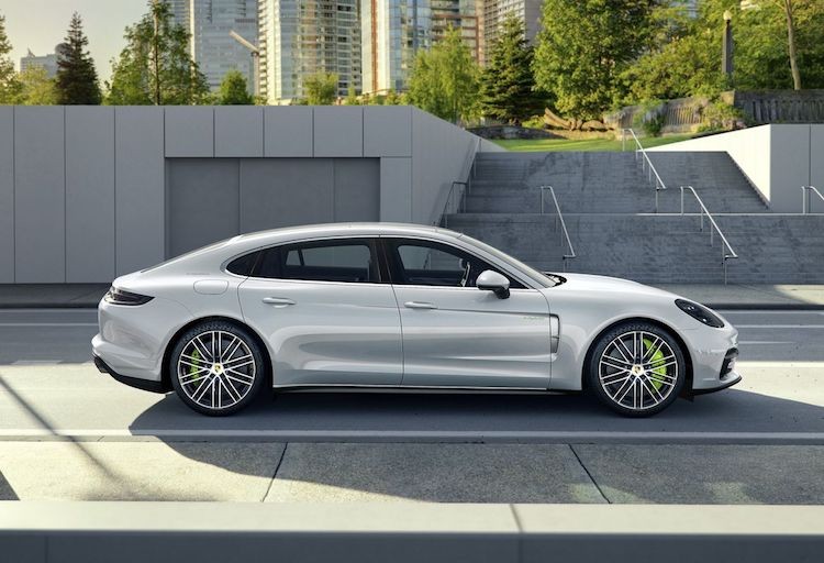 Porsche Panamera 2017 ban “than dai