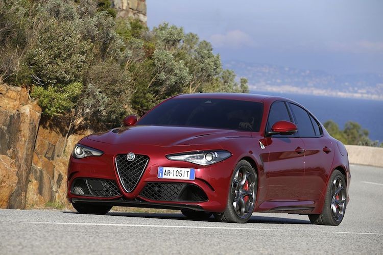 “Chot gia” 858 trieu, Alfa Romeo Giulia co gi de dau BMW?-Hinh-8