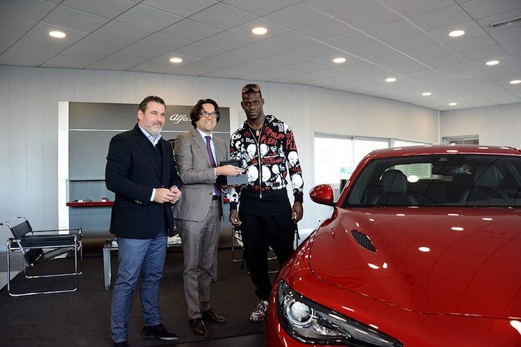 Mario Balotelli “boc tem” sieu xe Alfa Romeo Giulia Quadrifoglio-Hinh-2