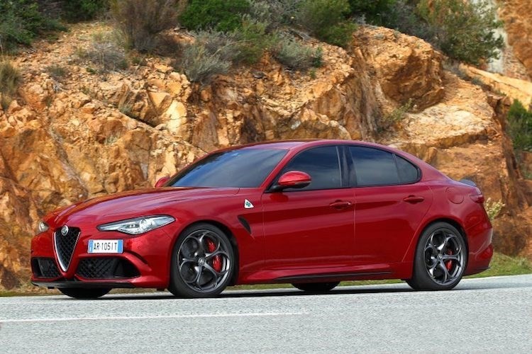 Mario Balotelli “boc tem” sieu xe Alfa Romeo Giulia Quadrifoglio-Hinh-5