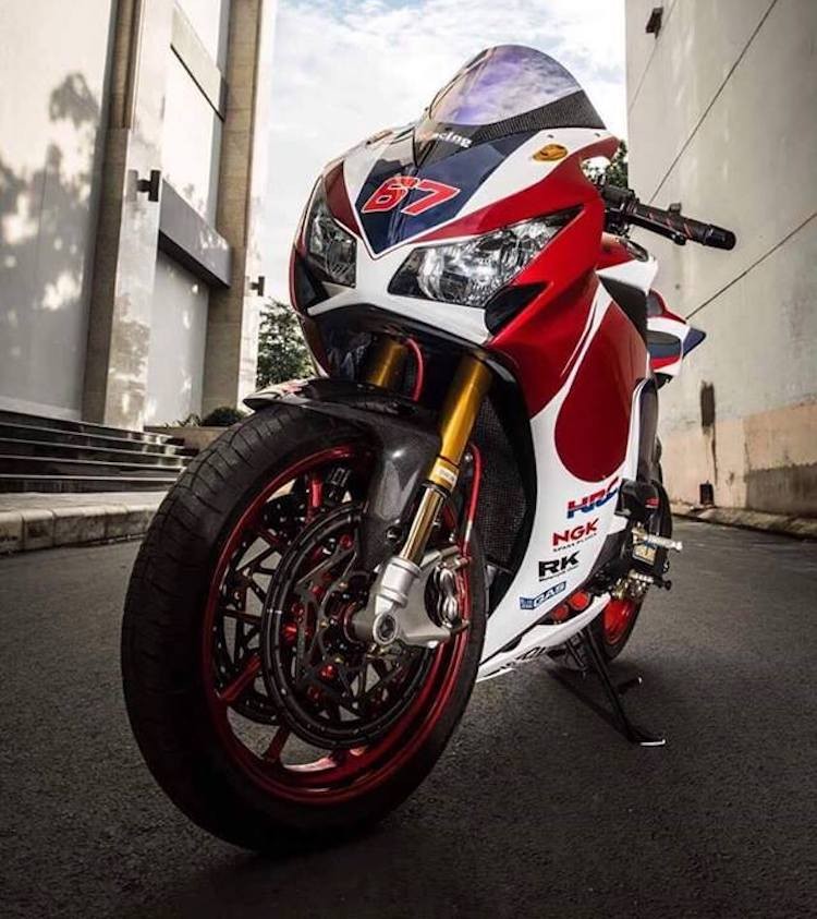 Dan choi mien Tay do sieu moto Honda CBR1000RR “cuc khung”-Hinh-2