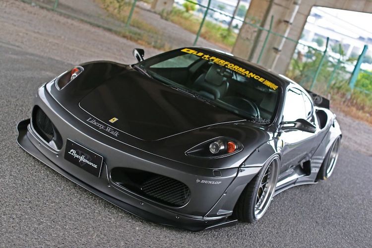 Sieu xe Ferrari F430 do widebody Liberty Walk “sieu khung”