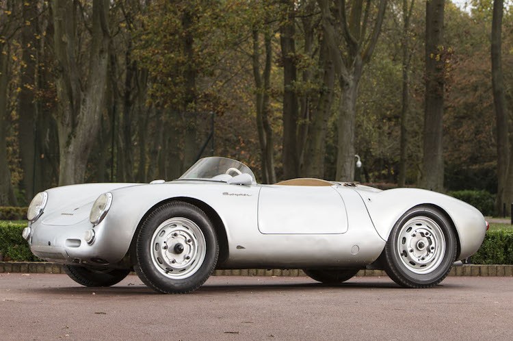 Choang vang xe co Porsche 550 RS Spyder gia 135 ty