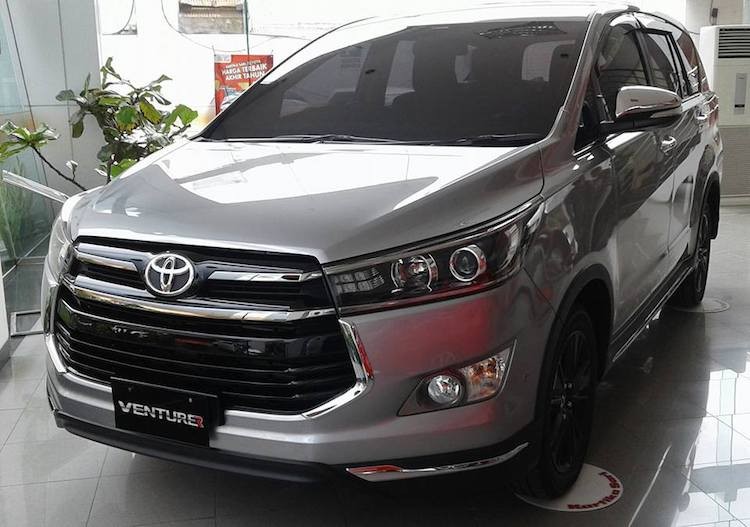 Toyota Innova phien ban cao cap nhat Venturer co gi 