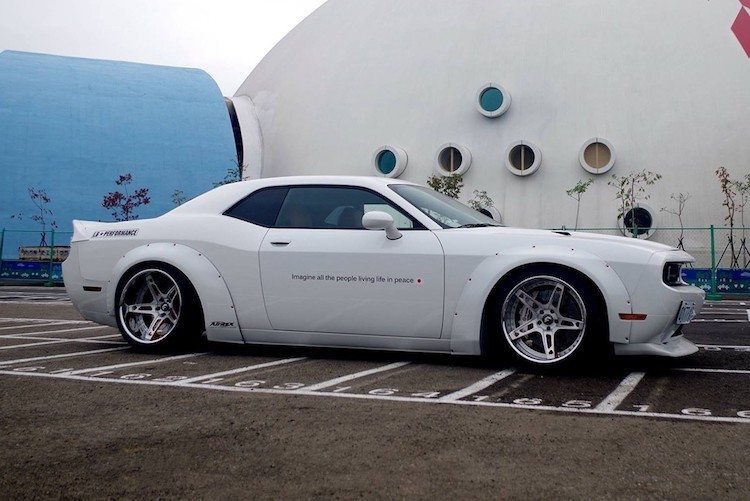 Dodge Challenger 