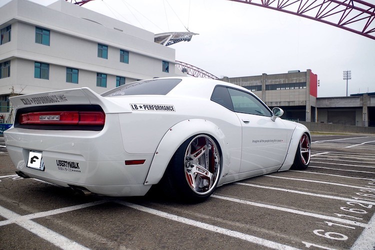 Dodge Challenger 