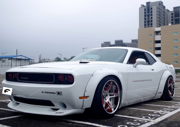 Dodge Challenger 