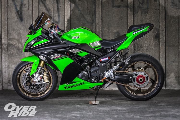 Sportbike Kawasaki Ninja 300 do superbike “sieu khung“-Hinh-2