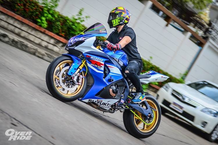 Sieu moto Suzuki GSX-R1000 do do choi 