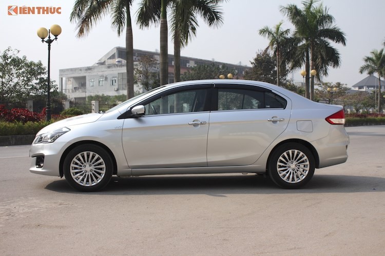 Sedan Suzuki Ciaz tam “thoat e” tai thi truong oto Viet-Hinh-4