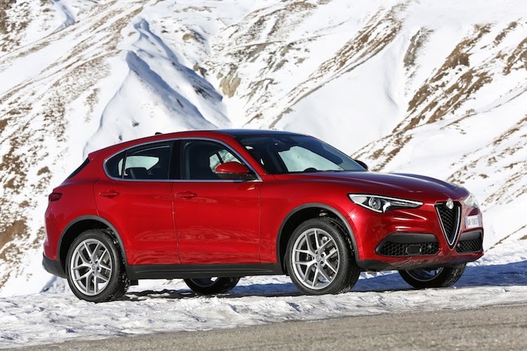 Can canh crossover Alfa Romeo Stelvio “dau