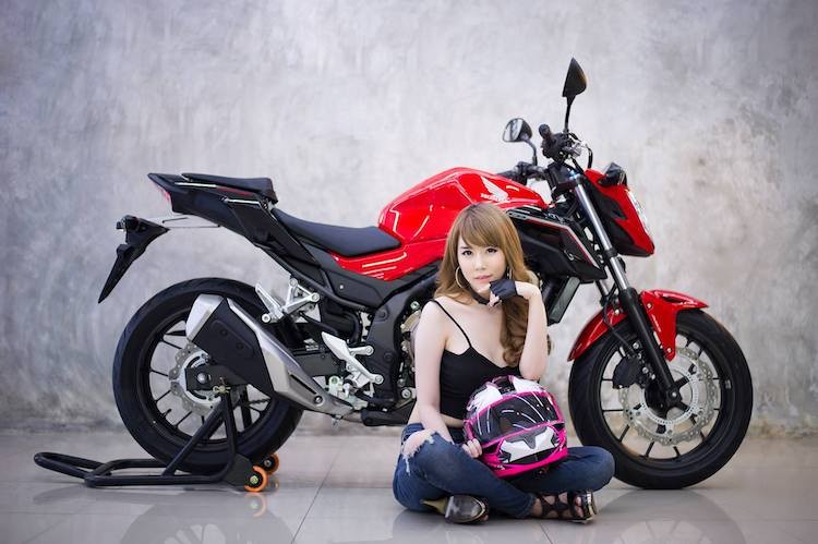 Hotgirl “tha dang” ben Honda CB500F gia 139 trieu-Hinh-2