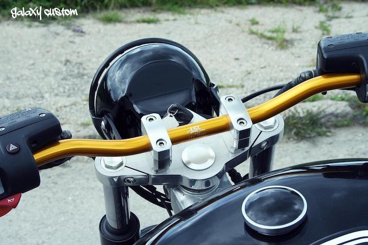 Ngam “gach bay” BMW K1200RS do bobber co dien-Hinh-4