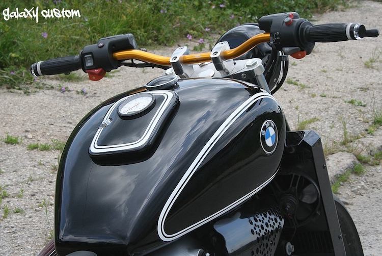 Ngam “gach bay” BMW K1200RS do bobber co dien-Hinh-5