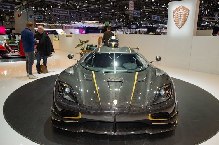 Sieu xe soi carbon, dat vang Koenigsegg Agera RS-Hinh-2