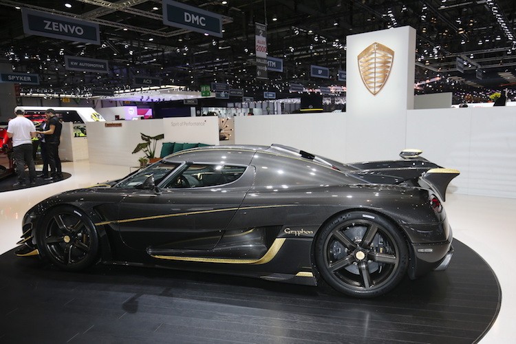 Sieu xe soi carbon, dat vang Koenigsegg Agera RS-Hinh-4