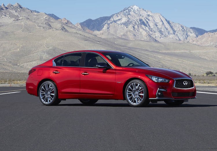 “Dau” Mercedes C-Class, xe sang Infiniti Q50 2018 co gi?-Hinh-2