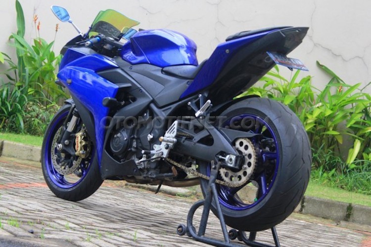 Sportbike Yamaha R25 “dang cap” voi loat phu tung PKL-Hinh-3