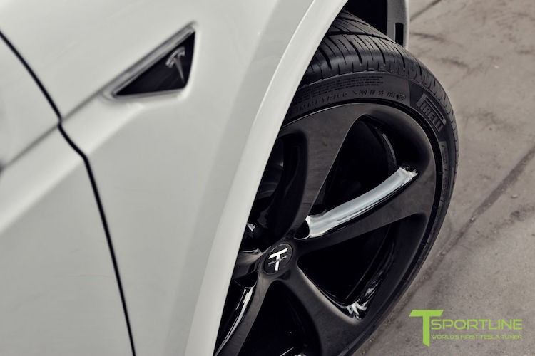 SUV dien Tesla Model X do dau tien “chot gia” 4,1 ty-Hinh-3