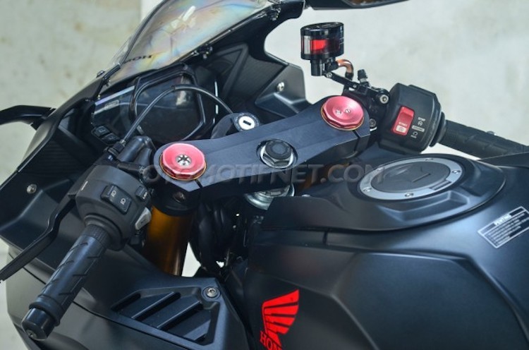 Moto Honda CBR250RR ngau hon voi 