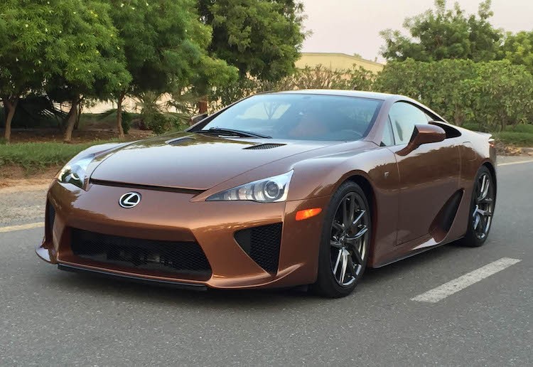 Ngam sieu xe Lexus LFA mau doc gia 14,6 ty dong