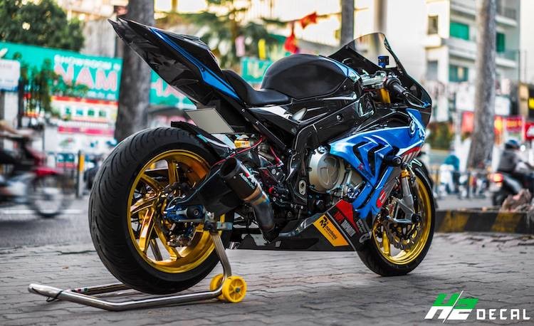 Sieu moto BMW S1000RR khoe 