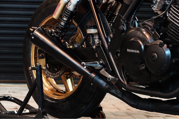 Ngam ban do cafe racer Honda CB400SF “sieu toi gian”-Hinh-5