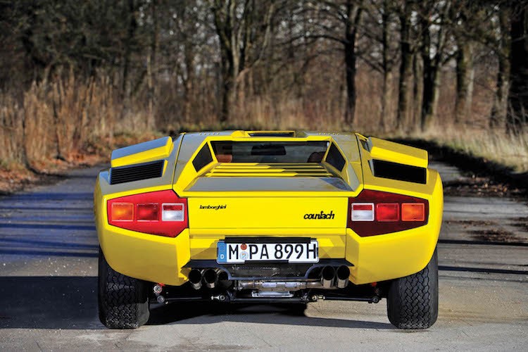 Siêu xe Lamborghini Countach gần 50 tuổi vẫn mới cứng