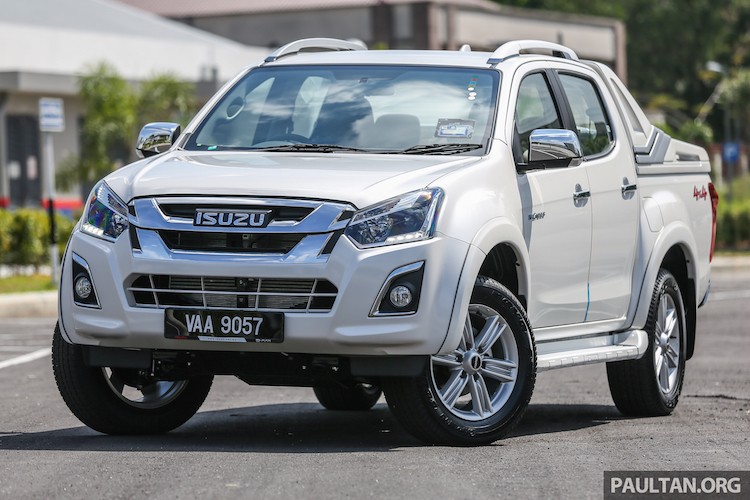 &quot;Soi&quot; Isuzu D-Max ban cao cap gia tu 612 trieu dong