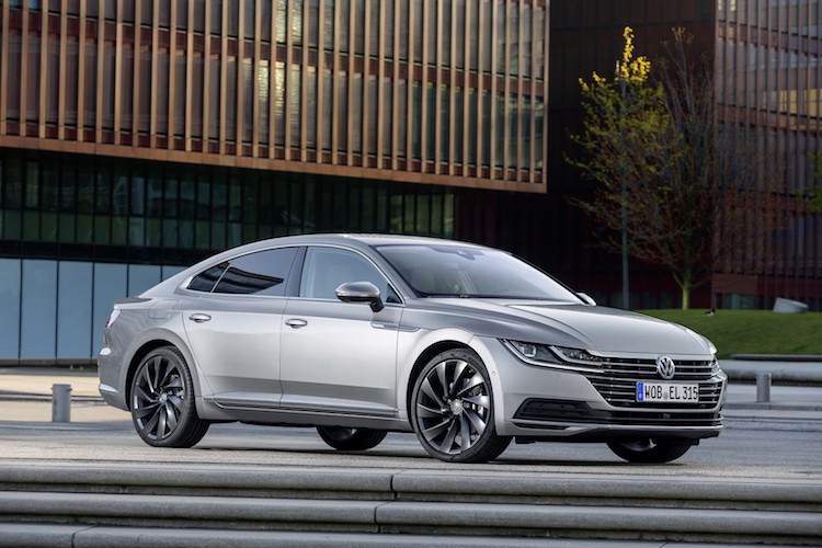 Coupe hang sang Volkswagen Arteon &quot;chot gia&quot; 1,2 ty