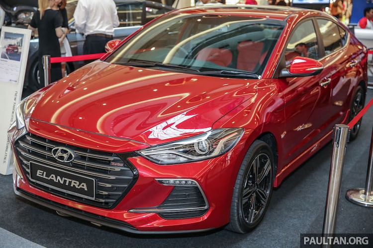 Hyundai Elantra ban the thao &quot;sieu re&quot; gia 719 trieu