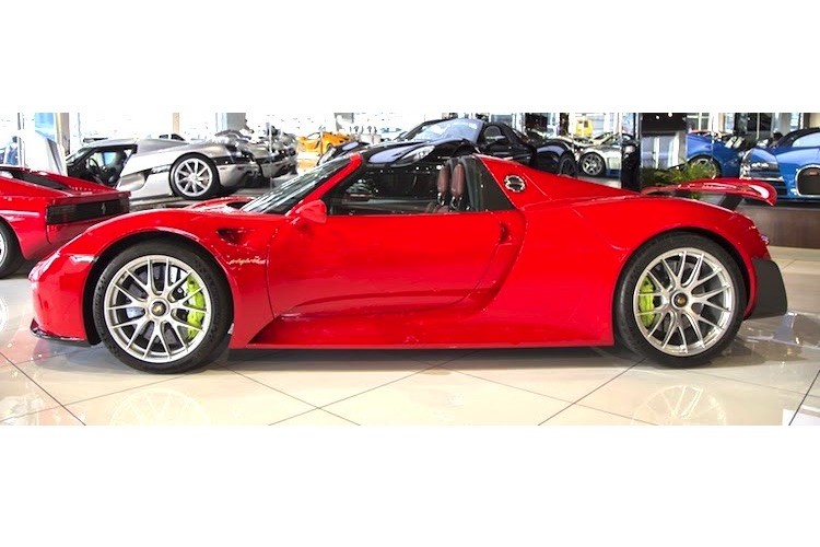 Porsche 918 Spyder “mau ao” Ferrari chot gia 36,3 ty-Hinh-6