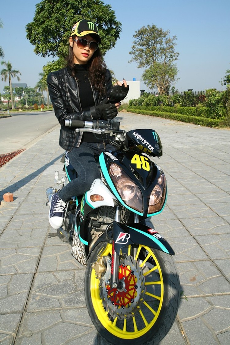 Nu biker Viet do dang ben “xe no” Yamaha X1R-Hinh-4