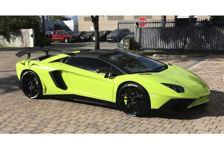 Mua sieu du thuyen 50 ty “khuyen mai” Lamborghini Aventador
