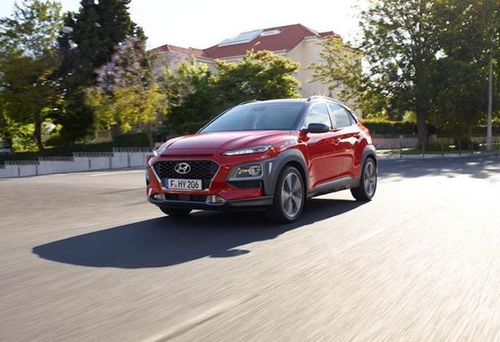 Bo doi xe gia re Hyundai Kona va Kia Stonic co gi?-Hinh-7