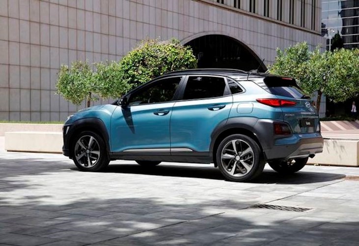 Bo doi xe gia re Hyundai Kona va Kia Stonic co gi?-Hinh-9