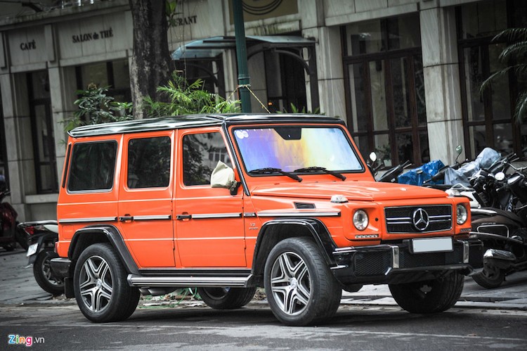 Mercedes G63 AMG tien ty, mau cam lan banh tai Ha Noi