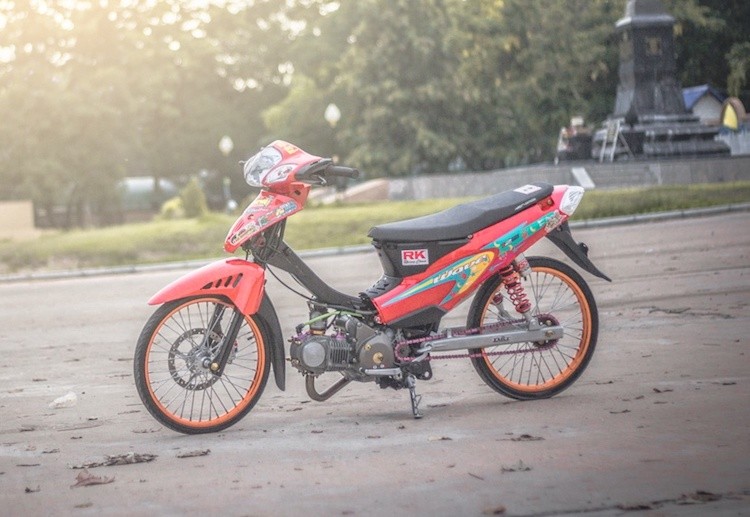 Honda Wave 125 do drag kieng, noi cong “sieu khung”-Hinh-4