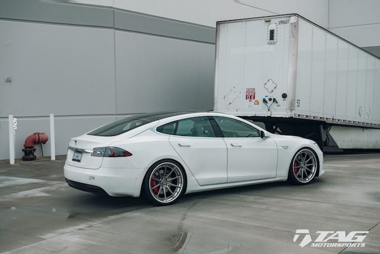 Sieu xe dien Tesla Model S 3 ty do mam “hang khung”-Hinh-3