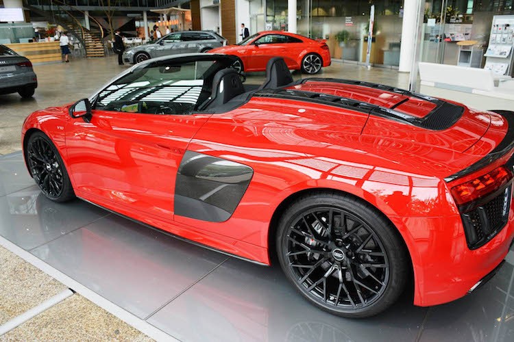 “Cham mat” sieu xe Audi R8 Spyder Plus gia 5,2 ty-Hinh-2